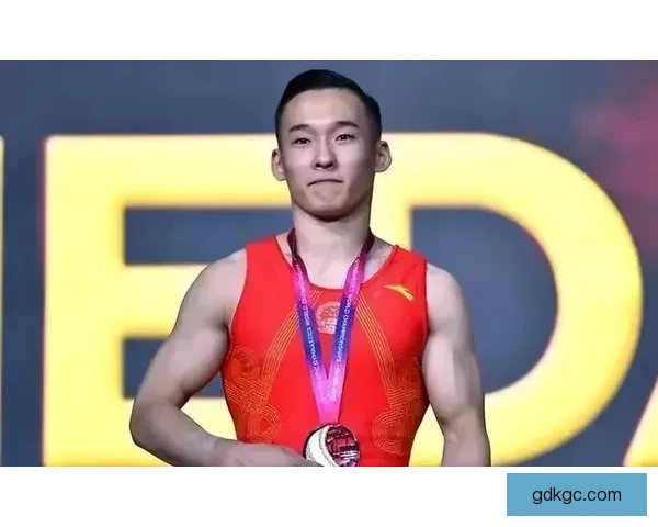 体操冠军：优雅飞翔，勇攀巅峰