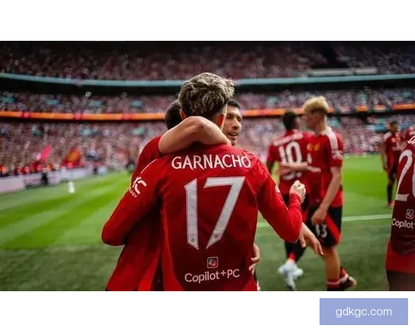 利物浦惊险逆转曼城夺得英超冠军 利物浦惊险逆转曼城夺得英超冠军