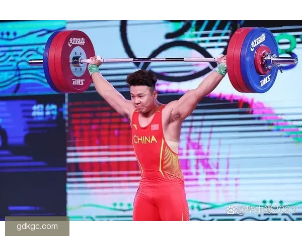 史上最辉煌的举重壮举：记录与突破