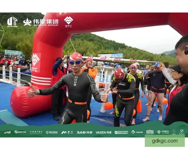 铁人三项赛事：挑战极限，勇闯天涯